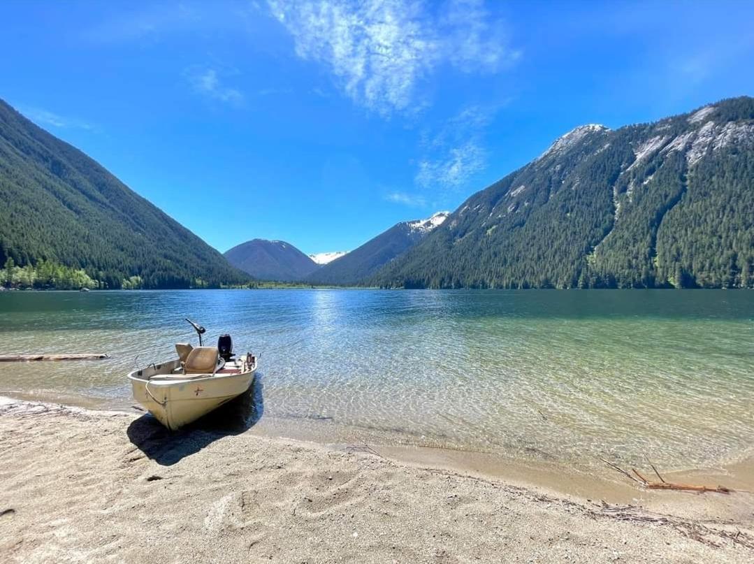 Mountain Retreat 3 Bedroom Garden House Near Heritage Park, Coliseum , Hwy 1, Fishing, Cultus Lake Chilliwack Habitación foto